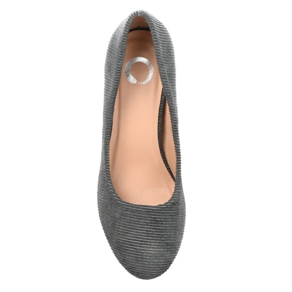 Journee Fai Block Heeled Pump in Corduroy - Picture 2 of 8